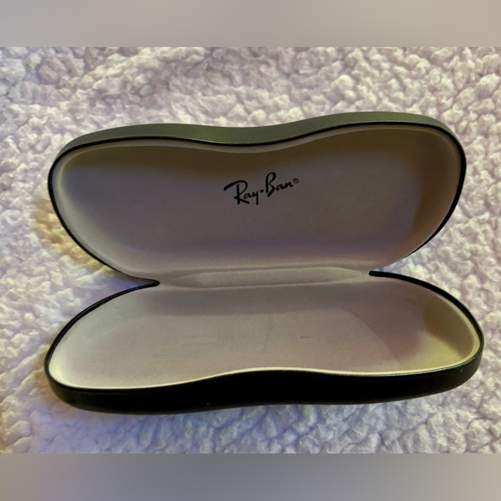 🔥Ray-Ban hardshell black eyeglass case🔥